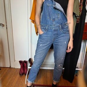 Levi’s overalls size M